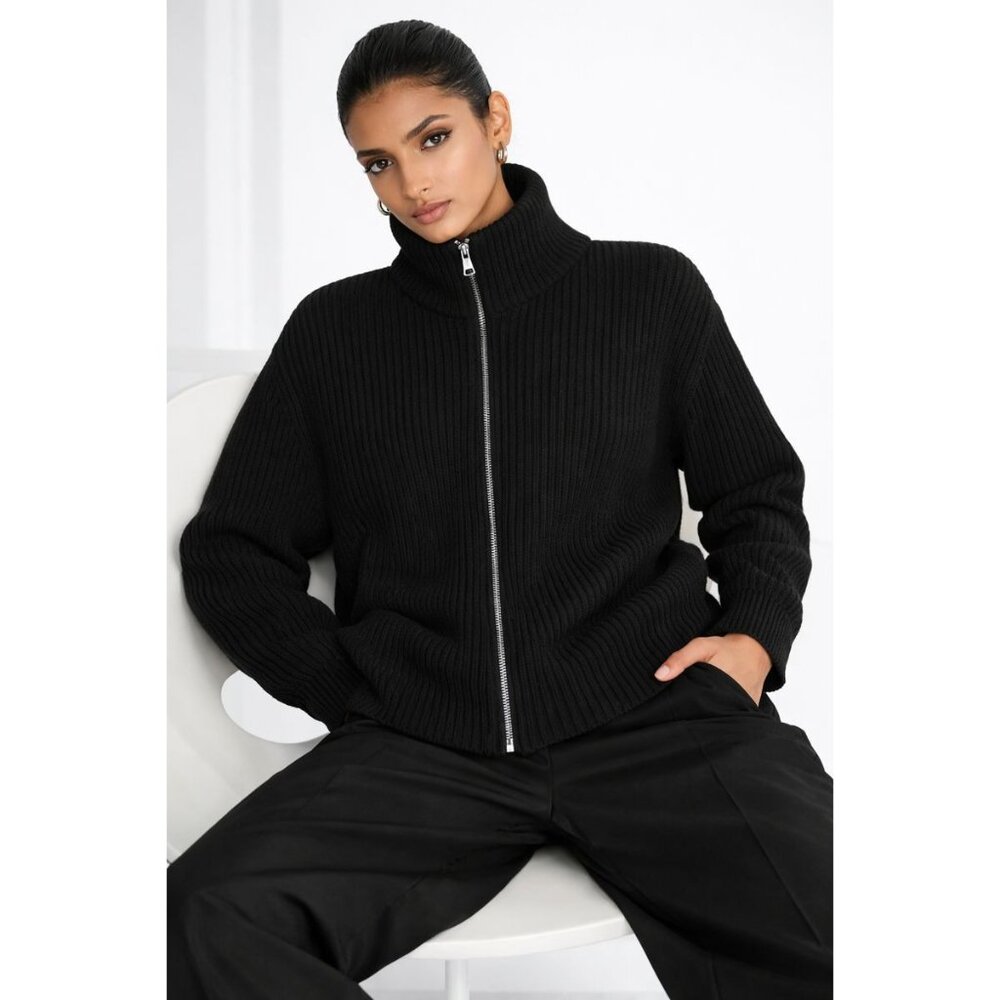 Zara Women's Large NWT Zip Up Ribbed Knit Cardigan Heavy Weight True Black